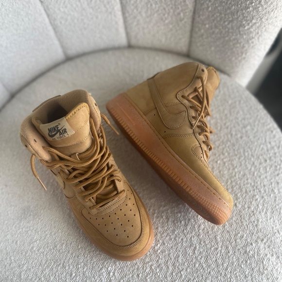 Nike Air Force 1 High Tops in Brown - Picture 5 of 7